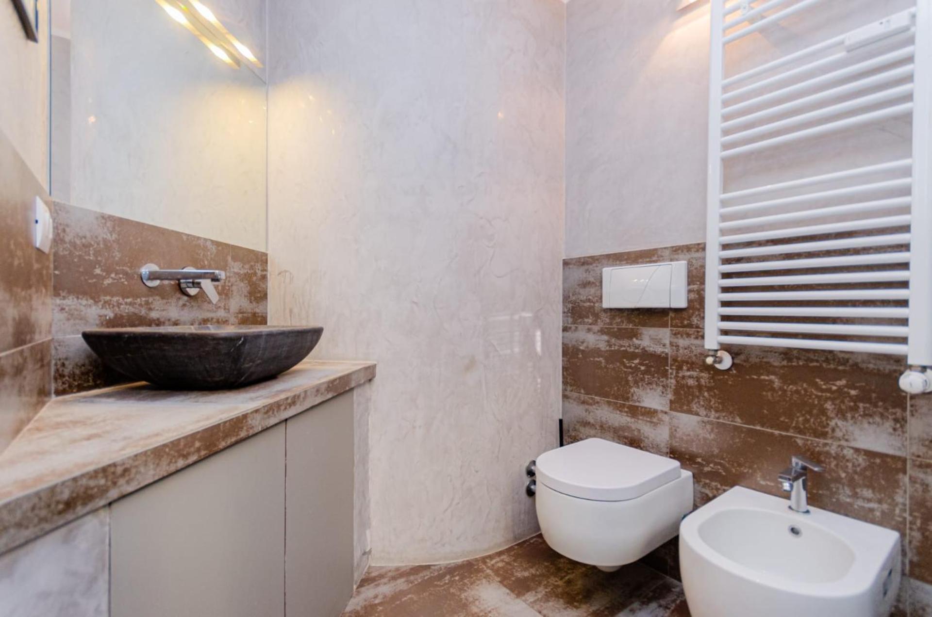 Apartment Luxury 3 Fiat, Ariberto Home, Tra Centro Storico Di E Navigli, Con Spaziosa Jacuzzi