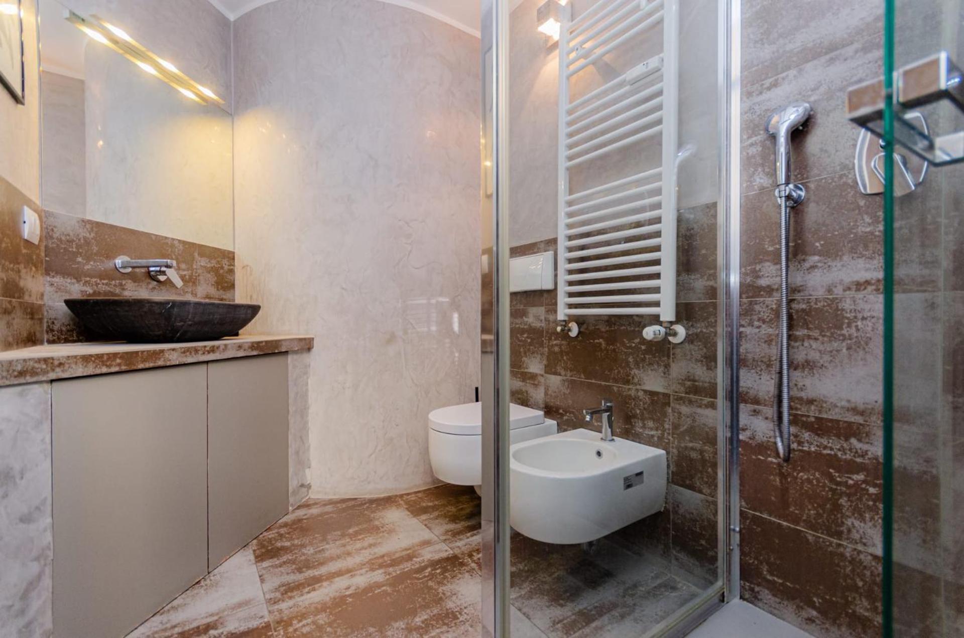 Luxury 3 Fiat, Ariberto Home, Tra Centro Storico Di E Navigli, Con Spaziosa Jacuzzi Apartment *